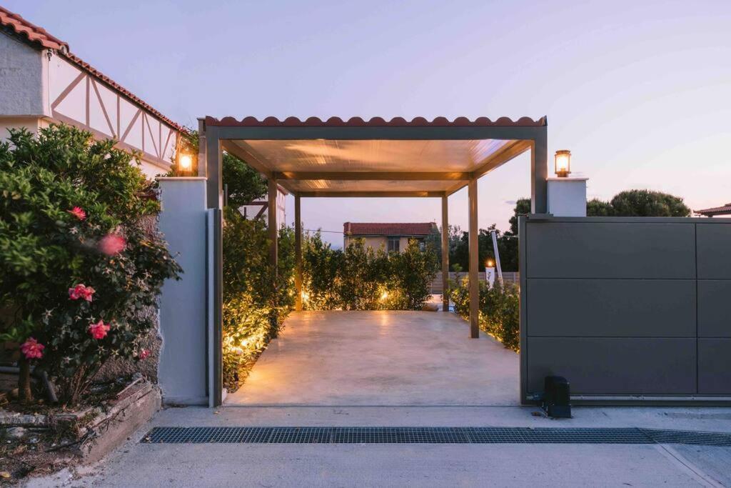 Villa Diamond In Lagonissi With Pool & Garden *