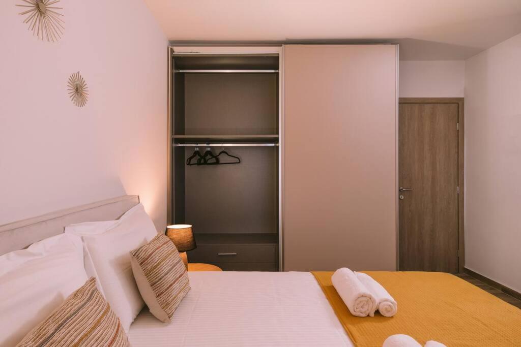 Diamond In Lagonissi With Pool & Garden Villa *