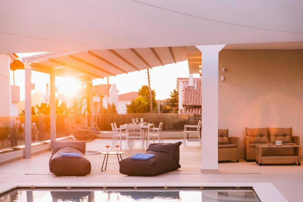 Vila Diamond In Lagonissi With Pool & Garden